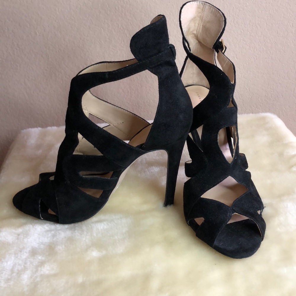 Zara Basic Suede Shoe - Picture 2 of 6